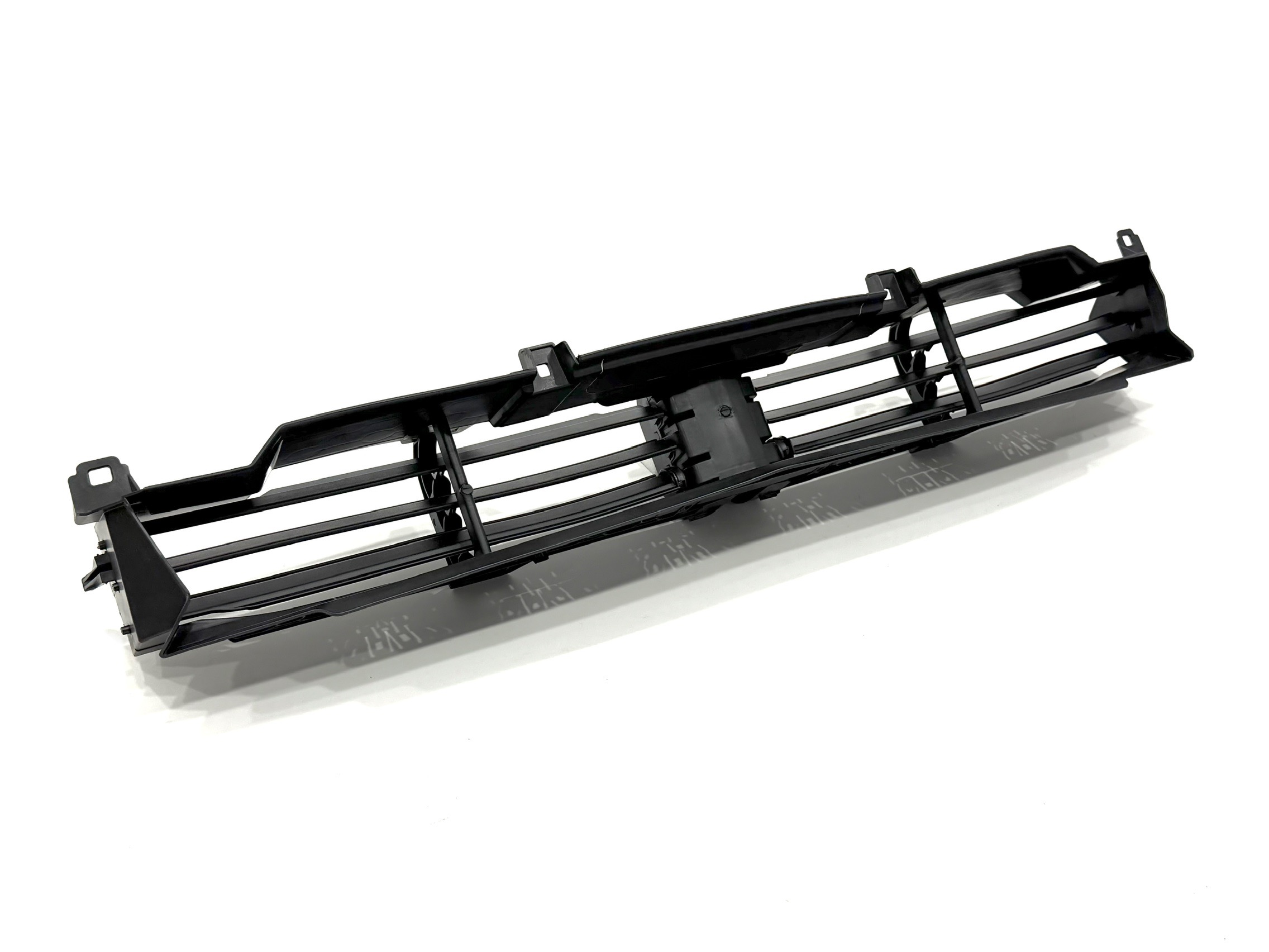 Жалюзі нижні без моторчика 51745A1ACE2 BMW X3 G01 / X4 G02 LCI 2022-2024