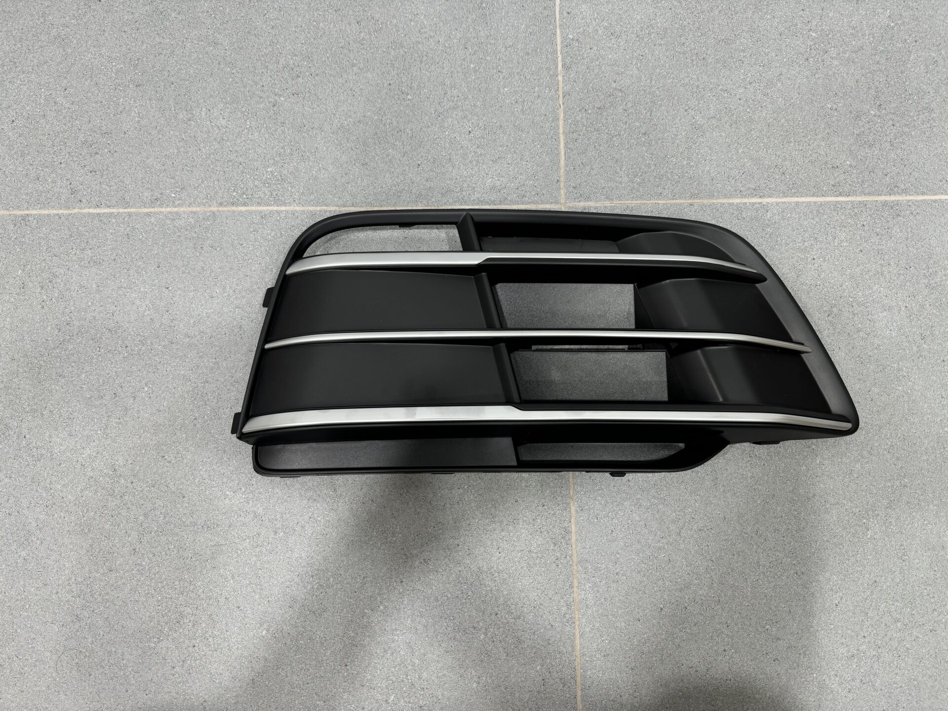 Решітка бампера ПРАВА 80D807680J S-Line для AUDI Q5 2017-2020