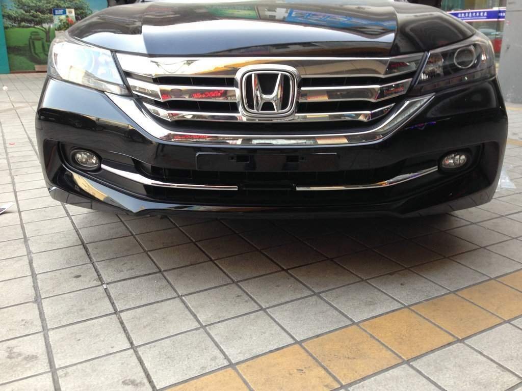 Хром накладки в бампер Honda Accord РЕСТАЙЛИНГ 2015- (хром пластик 2 частини)