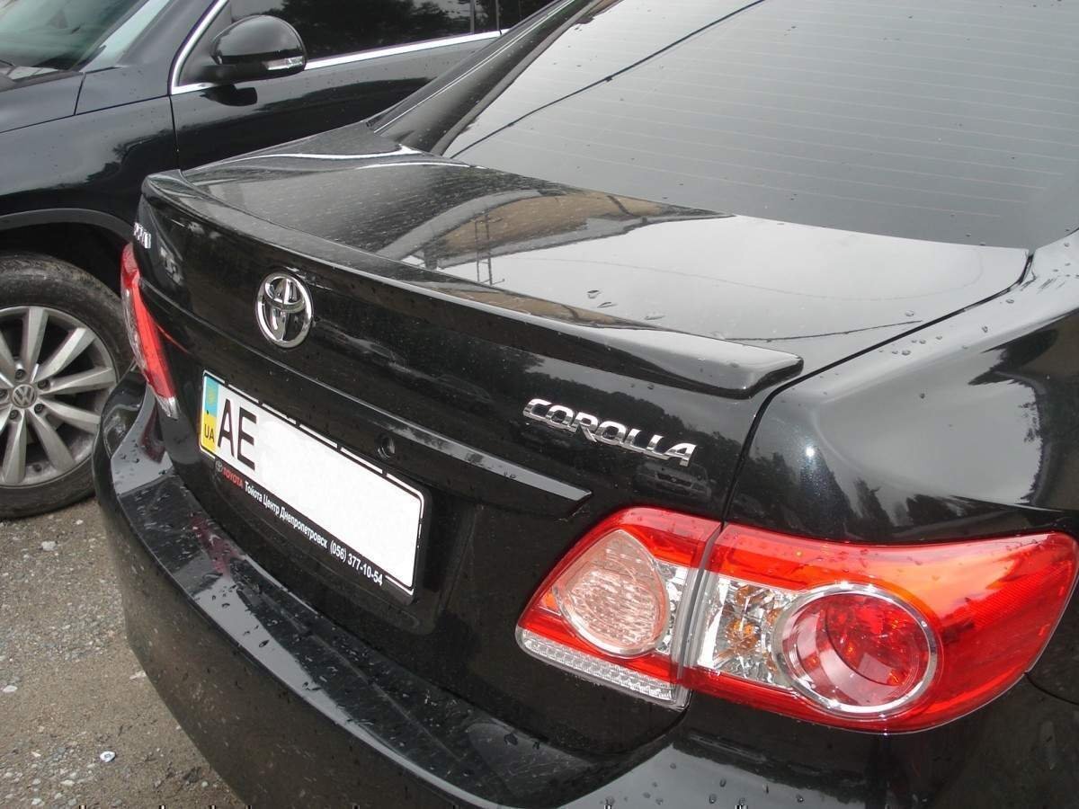 Спойлер ліп багажника Toyota Corolla 2007-2012 ABS пластик під фарбування