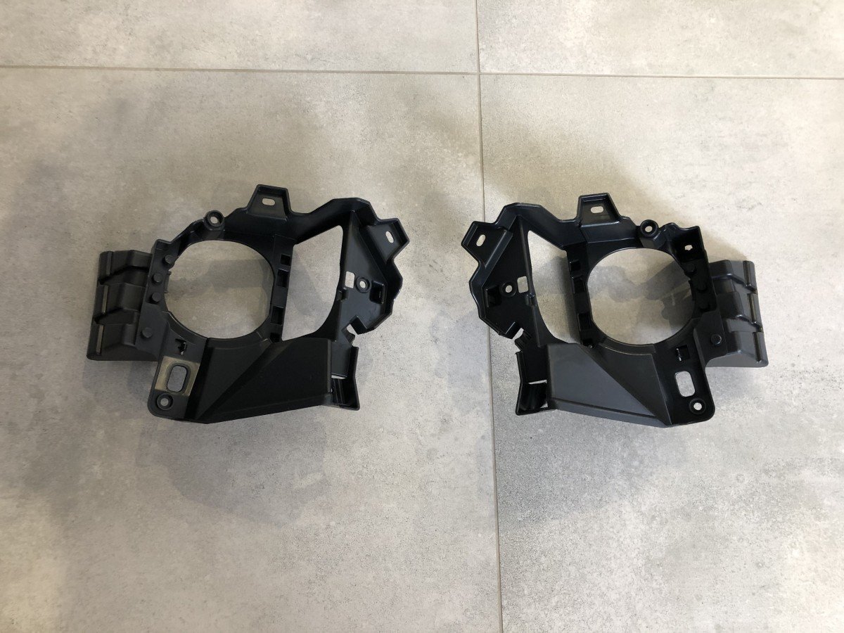Кронштейни кріплення туманок Lexus RX 2015-2019 2шт L - 5214248040 / R - 5214148060