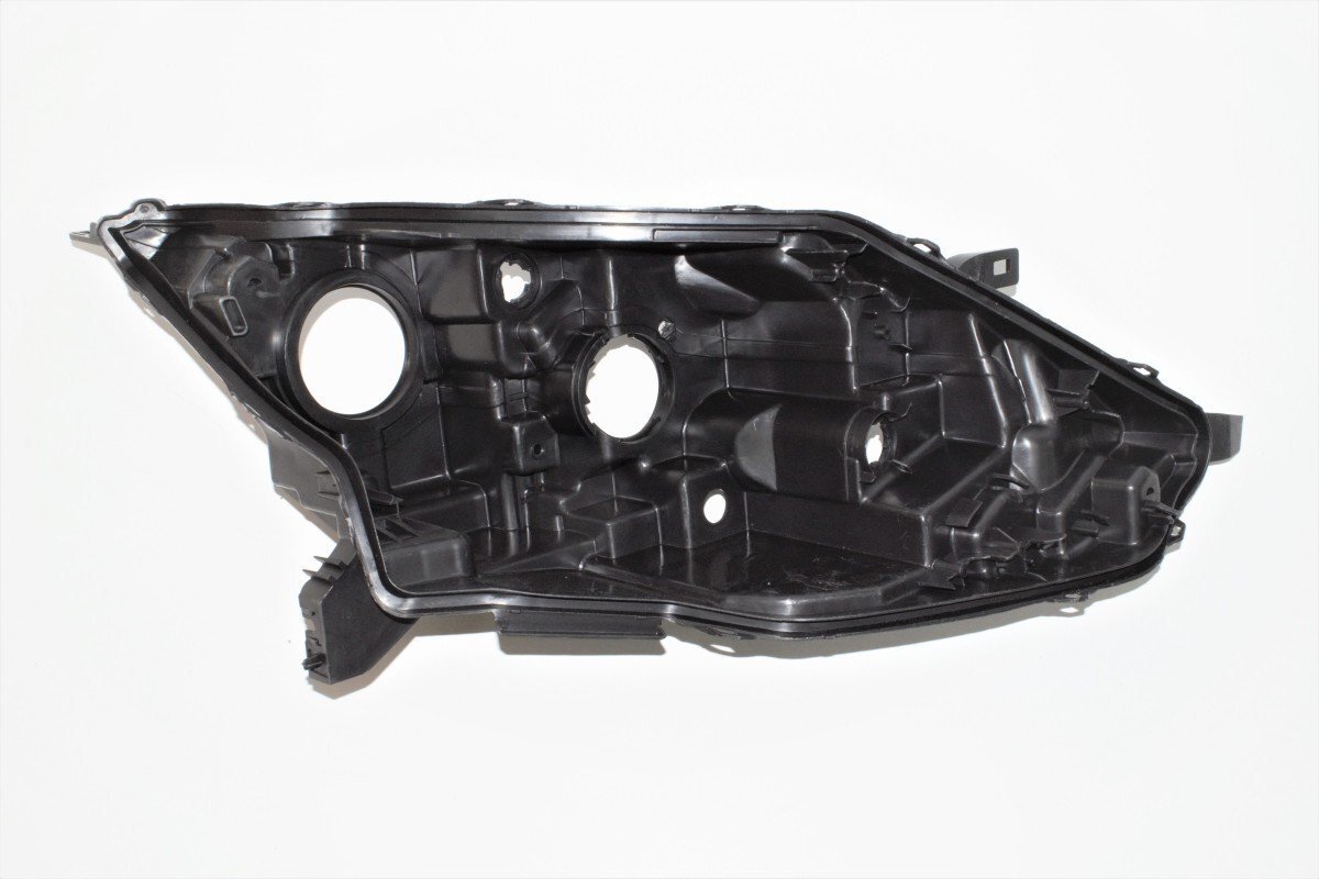 Корпус фари галоген правий Nissan Qashqai 2014-2016