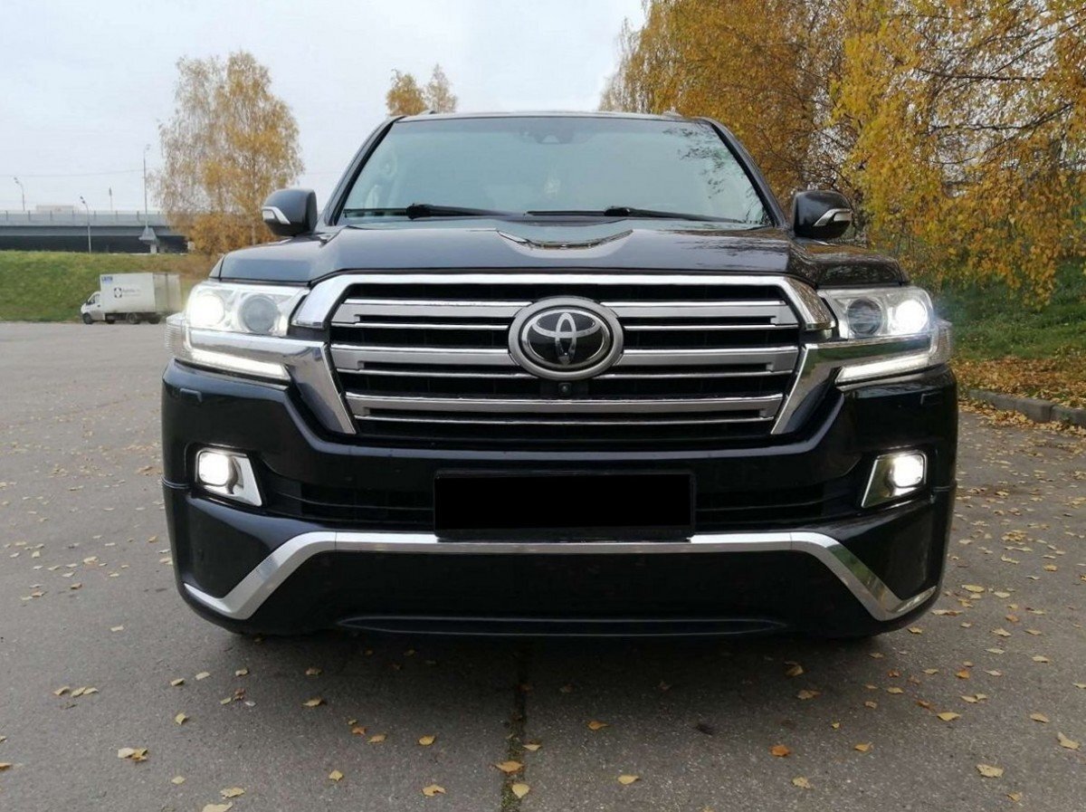 Обвіс спідниця переднього бампера Executive Toyota Land Cruiser 200 2016 колір чорний