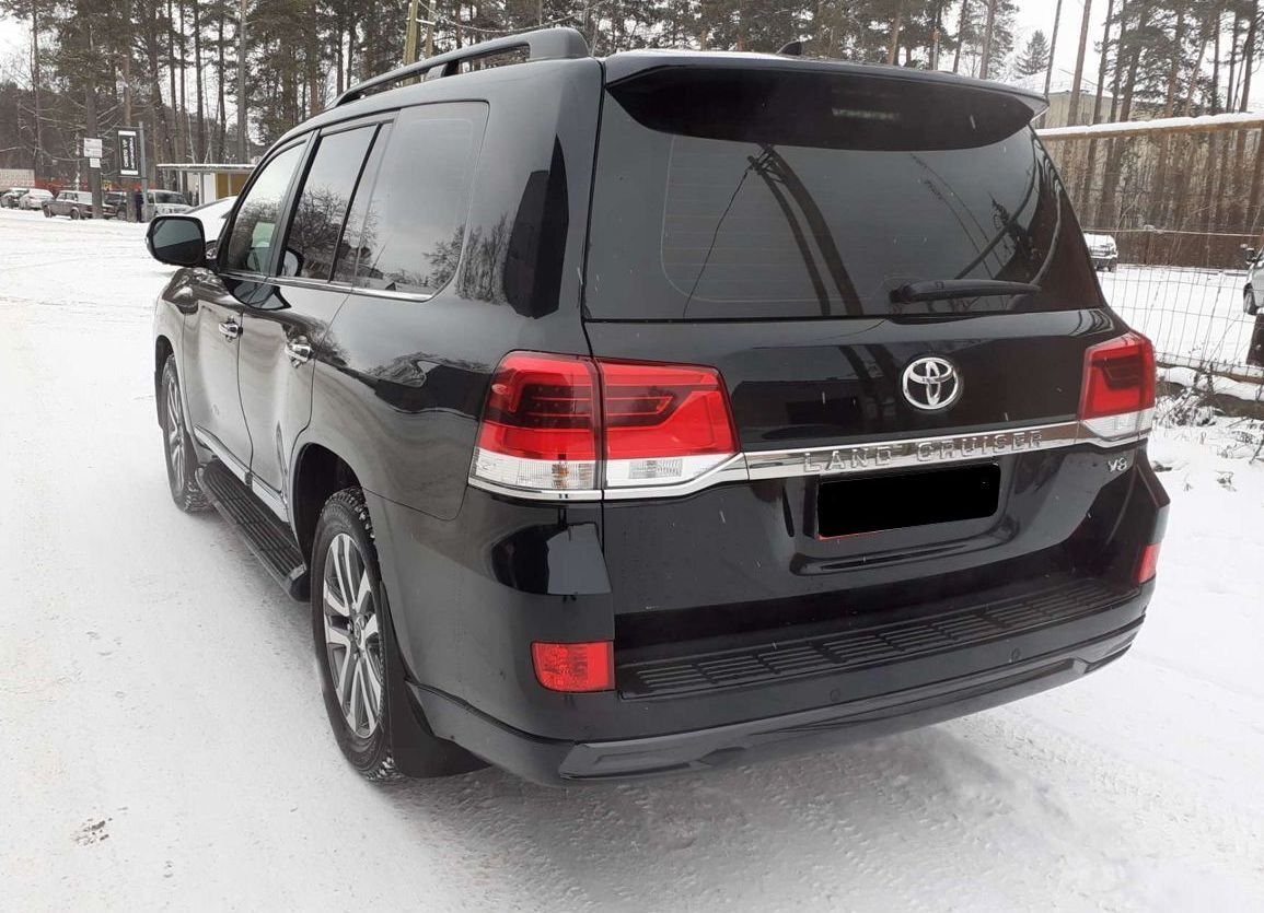 Обвіс спідниця заднього бампера Executive Toyota Land Cruiser 200 стиль 2016 колір чорний з сірим