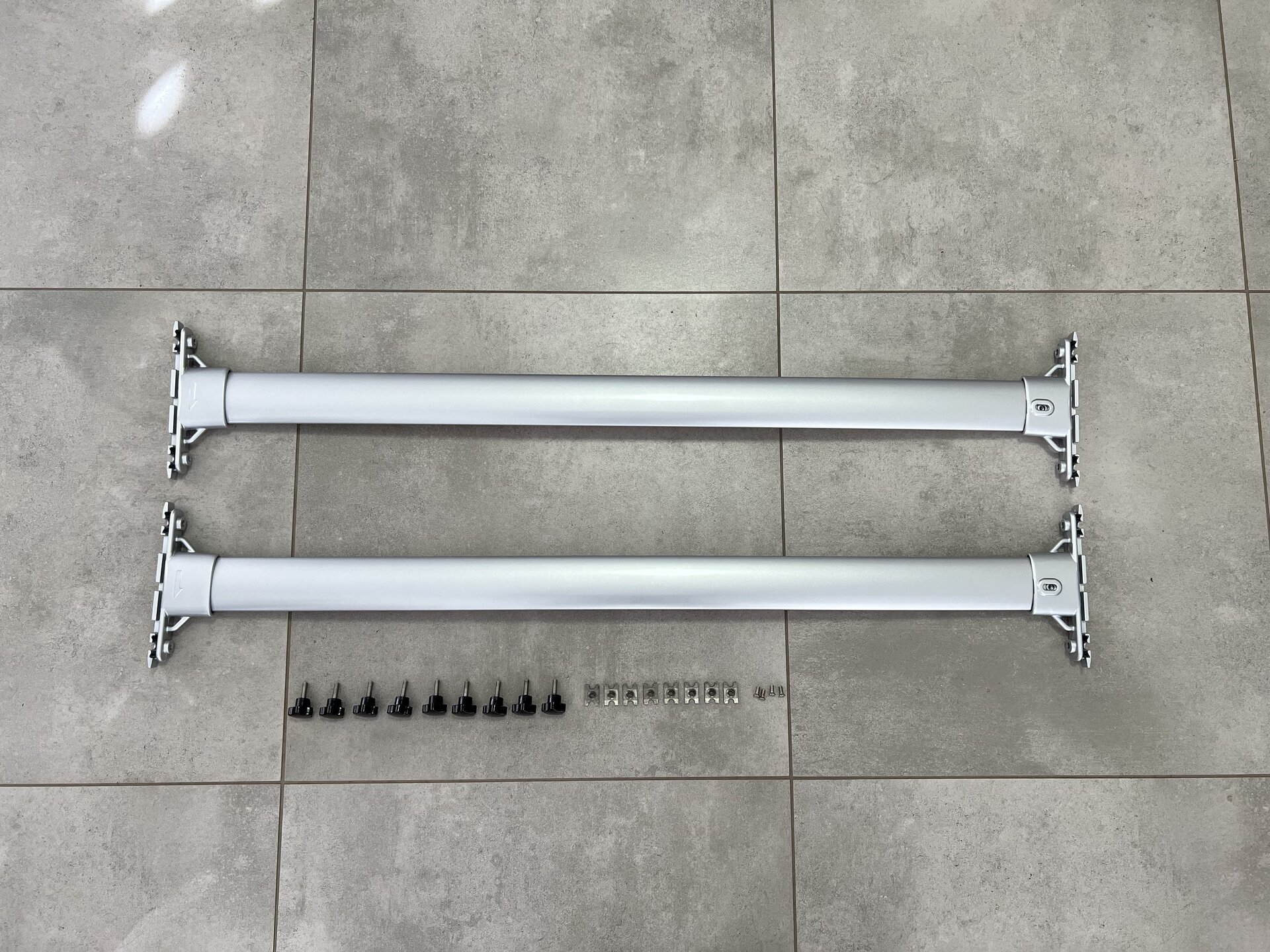 Поперечні рейлінги для Toyota Land Cruiser 200 2007-2021 колір сірий