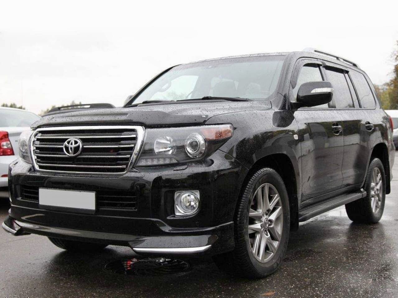 Спідниця переднього бампера Toyota Land Cruiser 200 2012-2015 у чорному кольорі