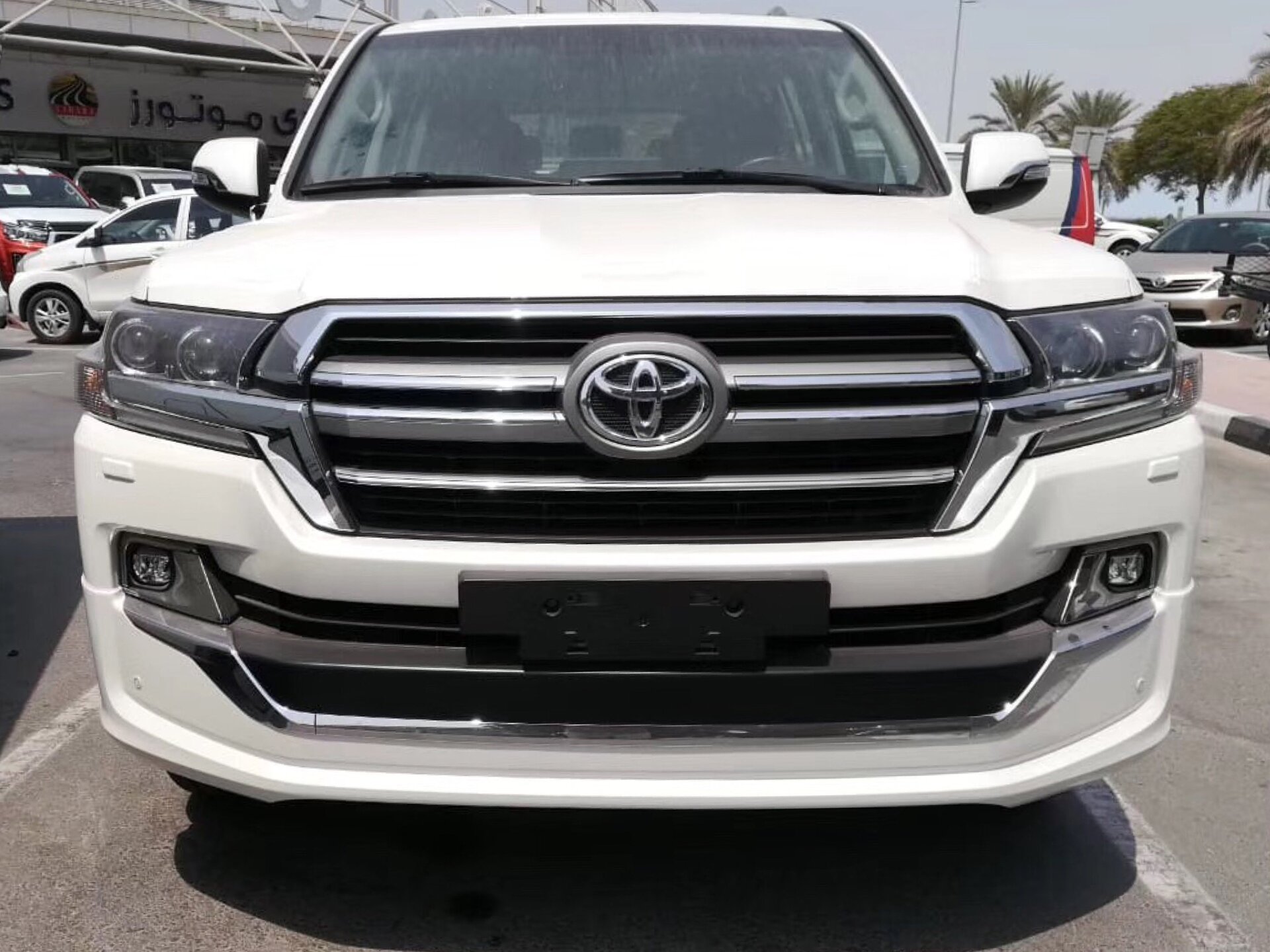 Решітка радіатора дизайн 2019 для Toyota Land Cruiser 200 2015-2021