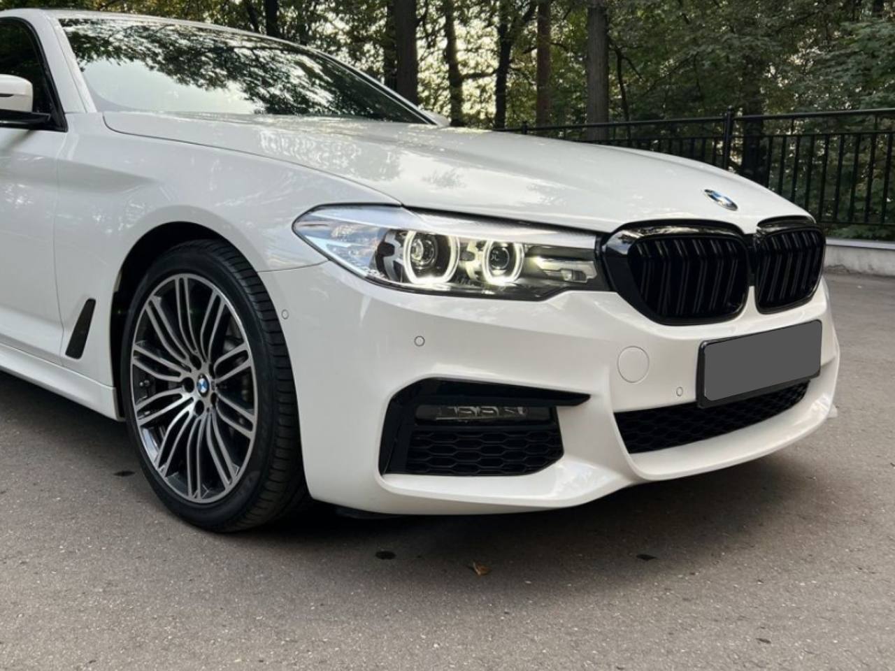 Передній бампер M Paket BMW 5 Series G30 G31 2017-2020