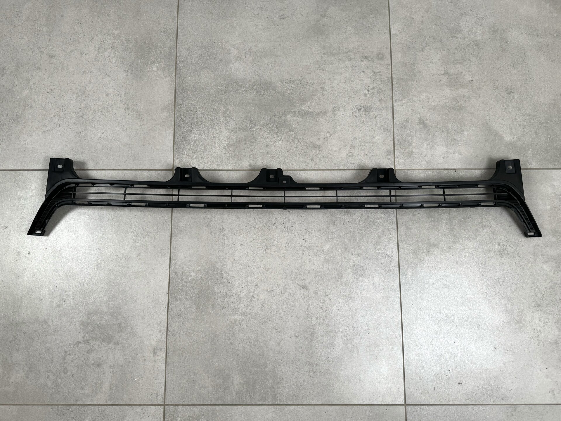 Нижня решітка бампера 531120G020 Toyota Land Cruiser Prado 150 2013-2017