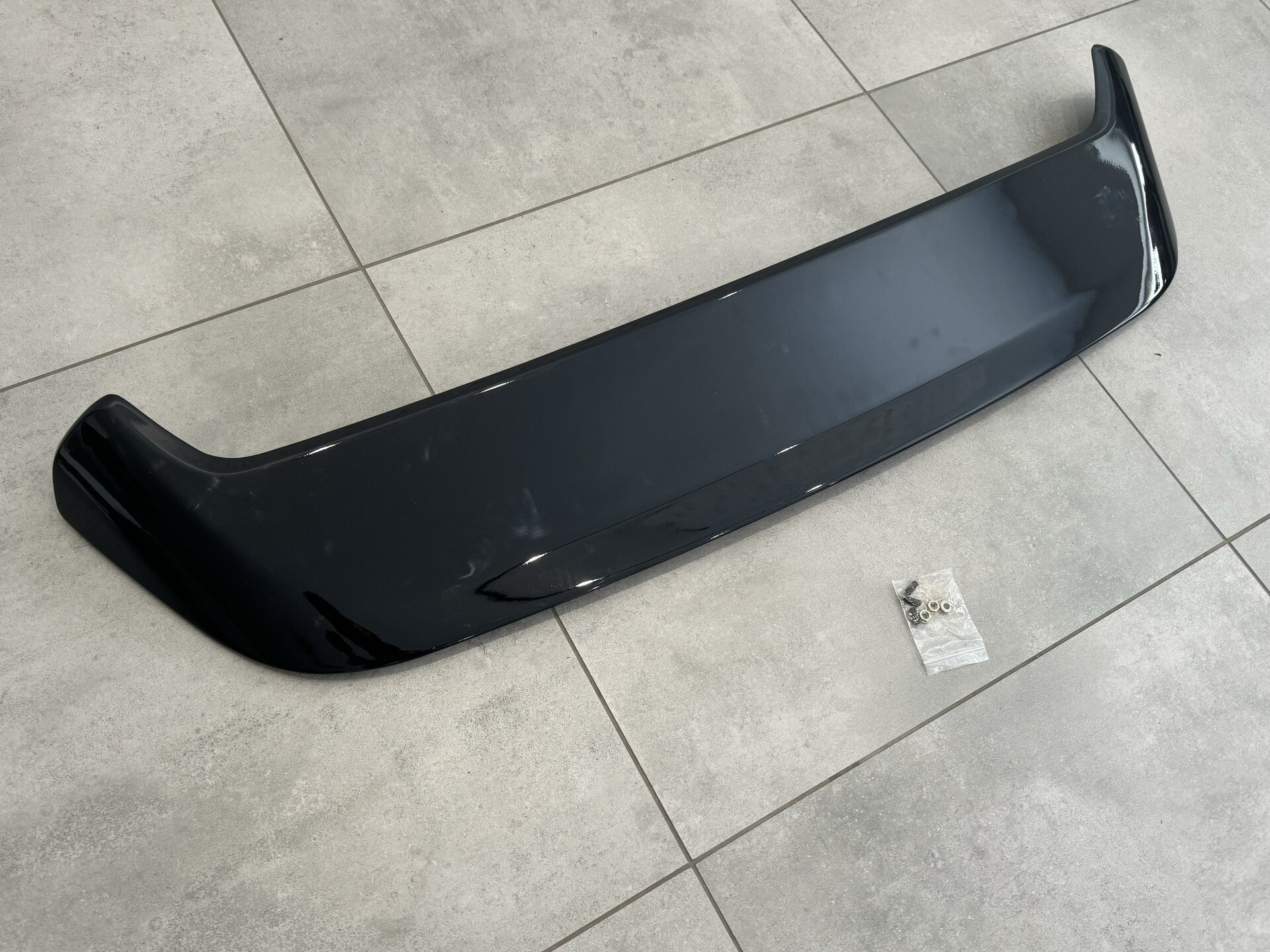 Спойлер козирок Ford Kuga / Escape 2013-2019 ABS пластик, чорний глянець
