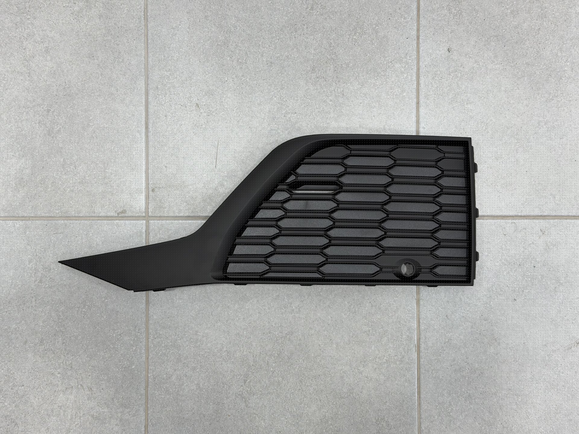 Решітка бампера ліва 4M0890681B S-Line BLACK для Audi Q7 2020-2024