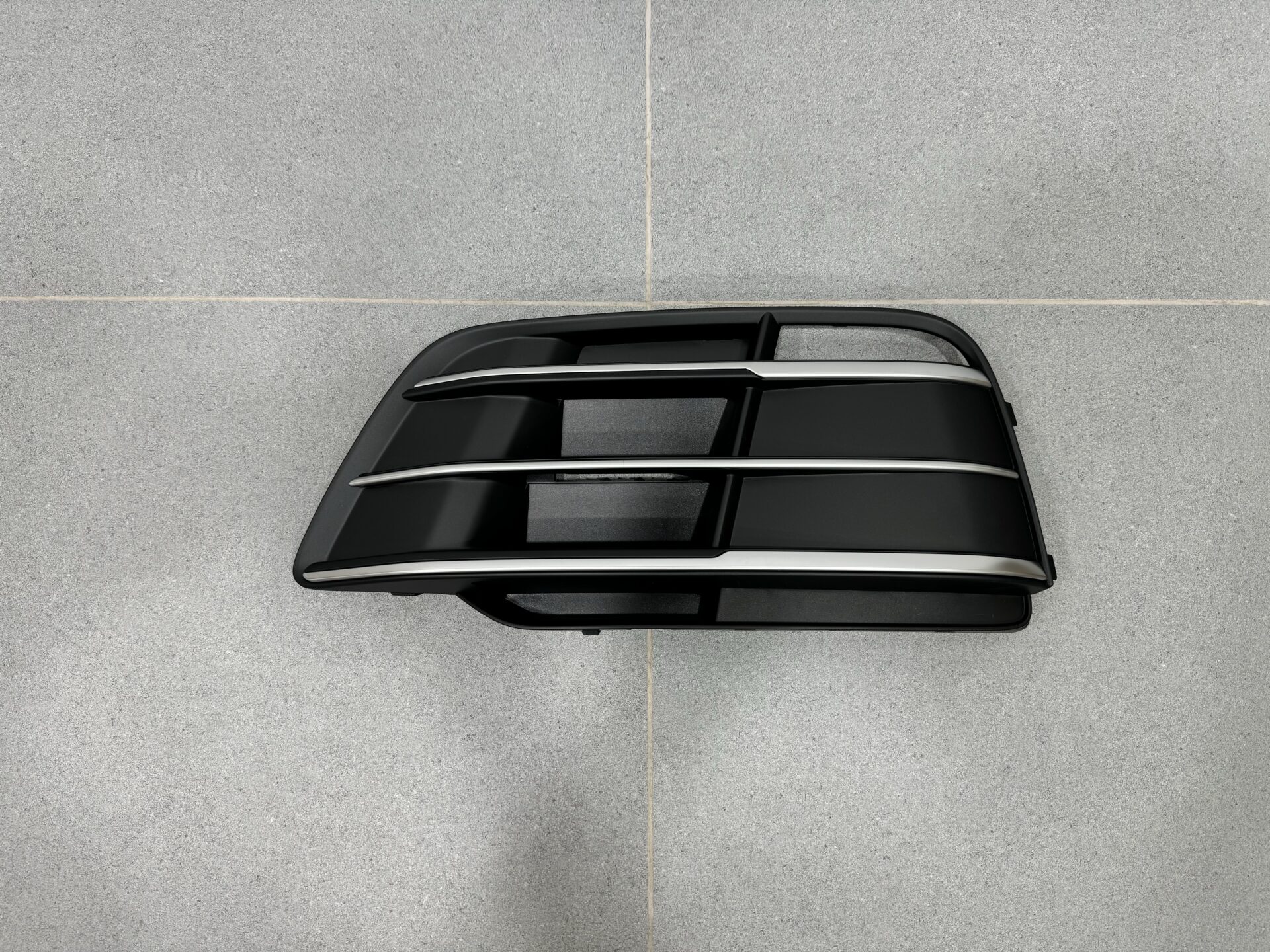 Решітка бампера ЛІВА 80D807679J S-Line для AUDI Q5 2017-2020