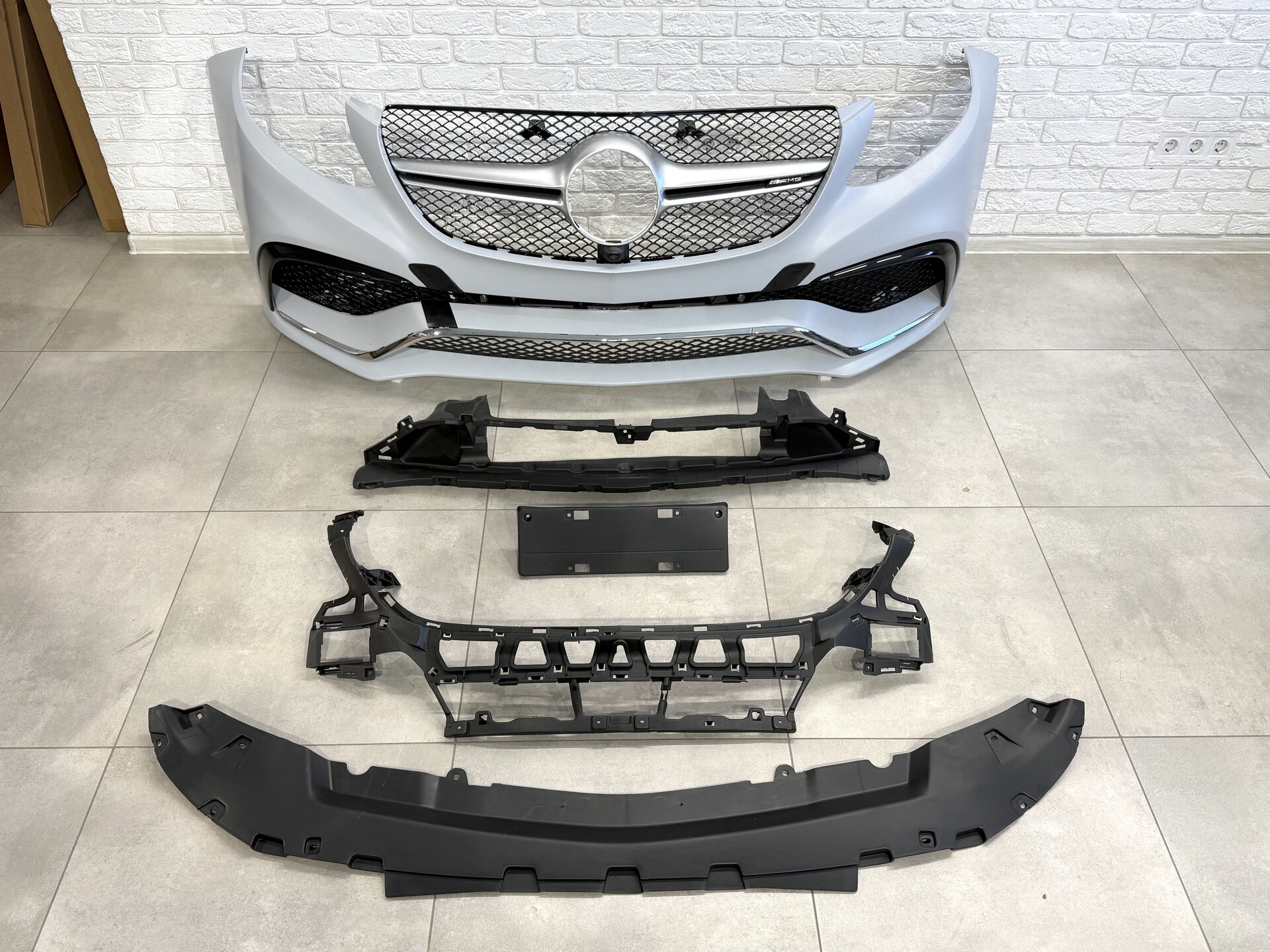 Передній бампер у зборі GLE63 AMG Mercedes-Benz GLE W166 2015-2018