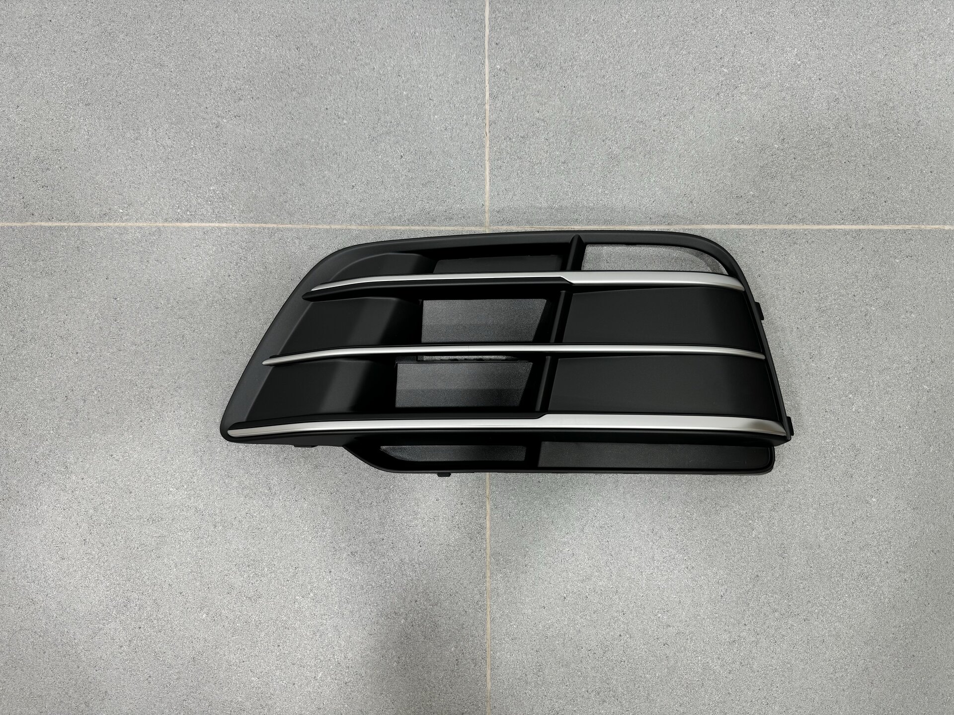 Решітка бампера ЛІВА 80D807679J S-Line для AUDI Q5 2017-2020