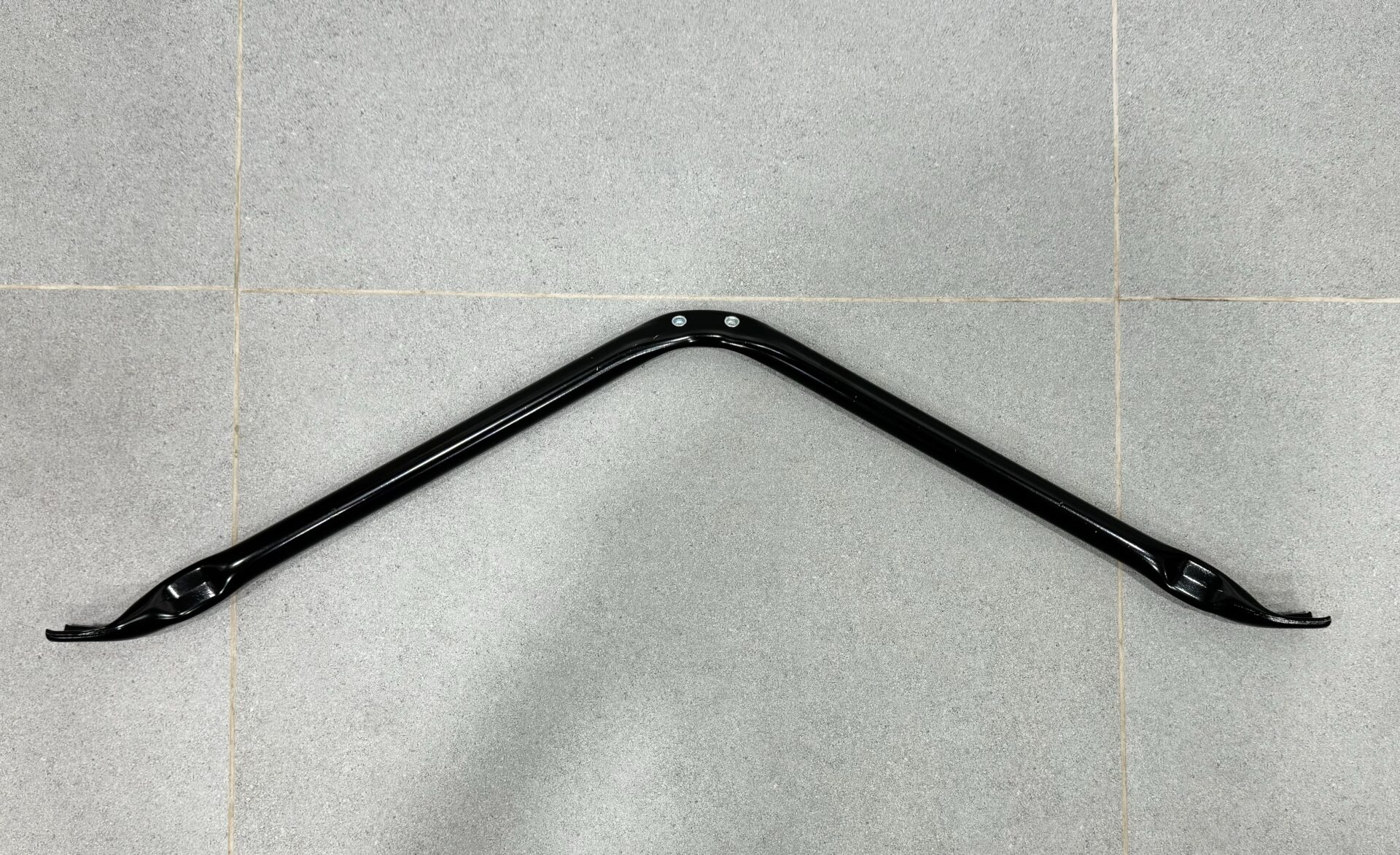 Поперечний V- кронштейн 51647245789 BMW 1 F20 / 3 F30 / 3 GT / 4 F 32, 33, 36