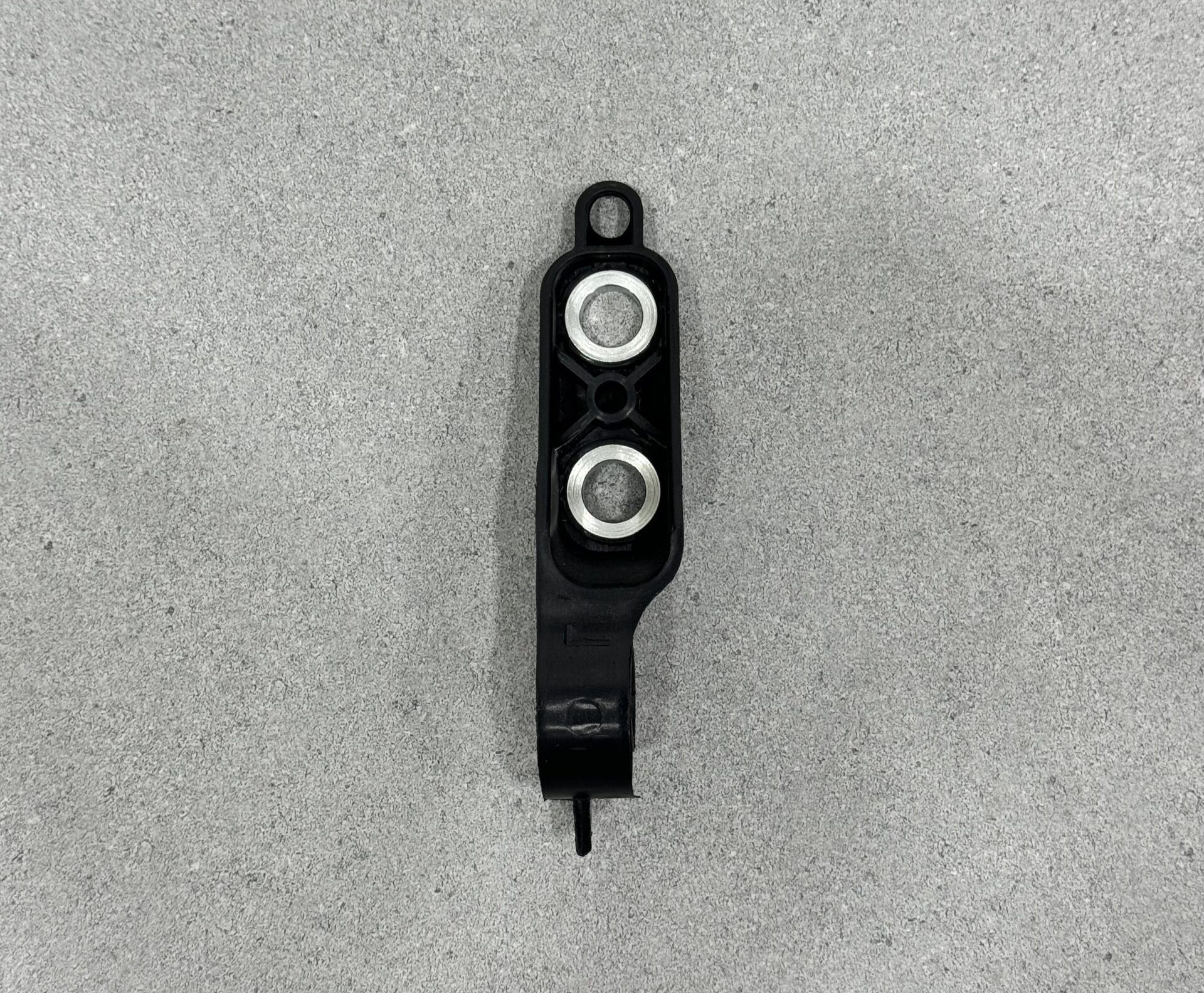 Кронштейн кожуха системи охолодження правий 51647434062 для BMW G 20 / 28